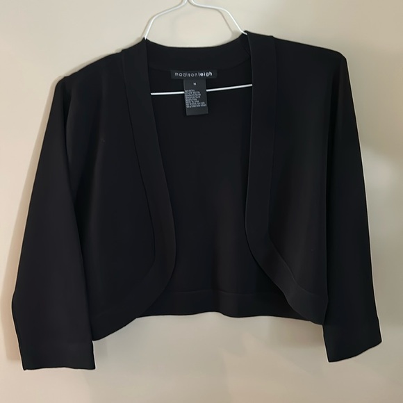 Black shrug by Madison Leigh. Medium. NWOT - Picture 1 of 3